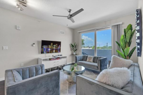 Sunny Haven 2 BR Unit in Boynton Beach With Parking